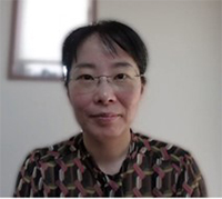山下 直美 氏
